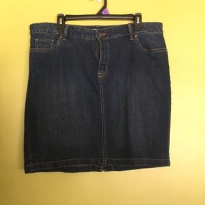 Kohl’s Sonoma size 16 denim skirt.